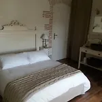 Chambres D'hotes Le Domaine Du Saule Nocleg ze śniadaniem *