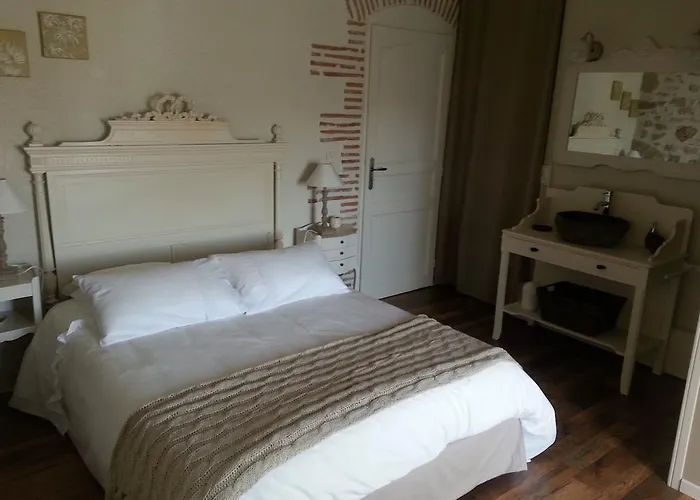 Chambres D'hotes Le Domaine Du Saule Bed & Breakfast *